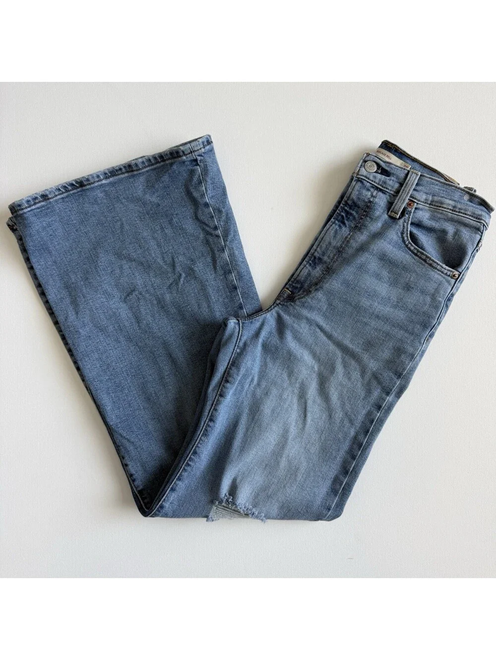 Levi’s Ribcage Bell Jeans Women’s 28 High Rise Light Wash Flare Distressed